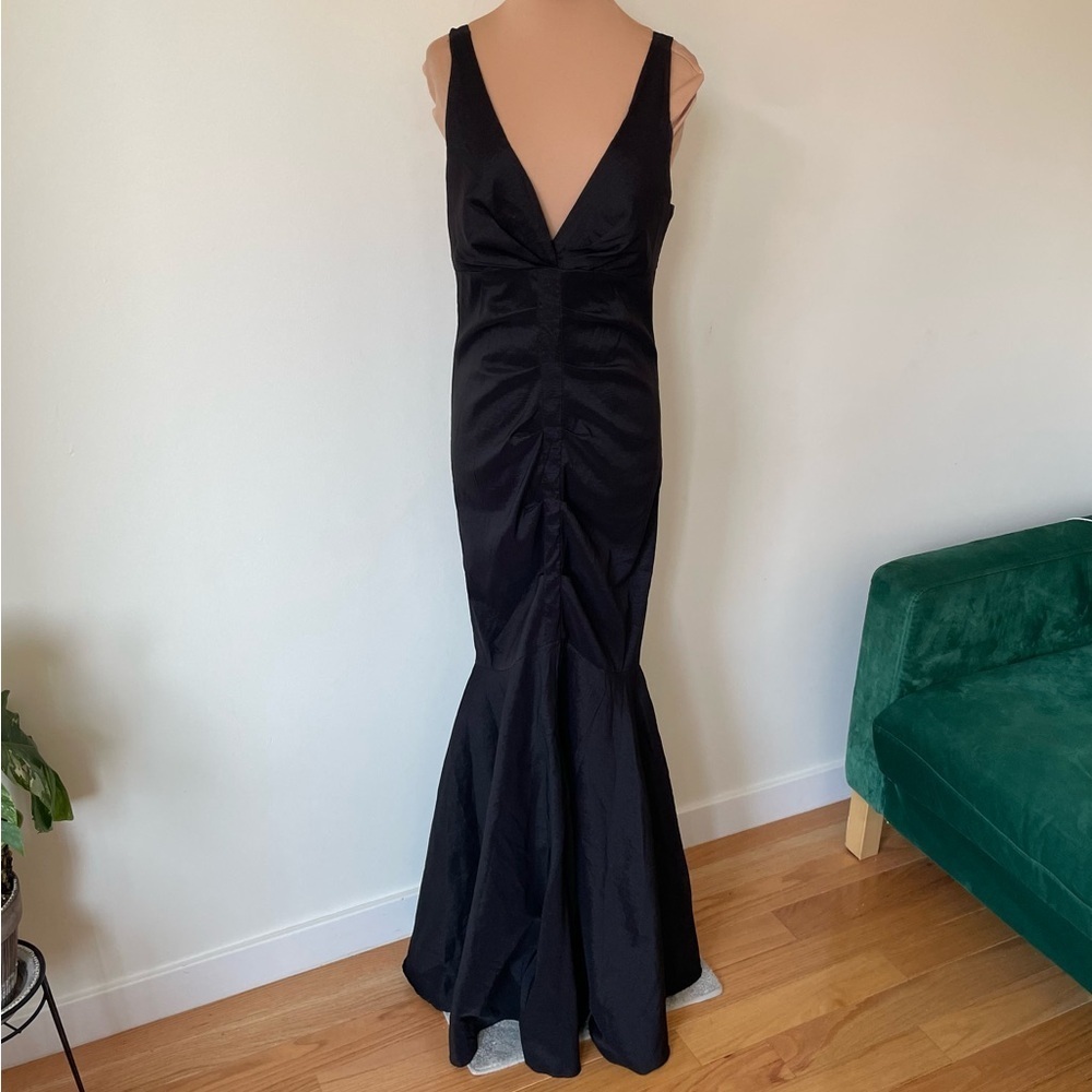 Windsor Black Ruched V-Neck Sleeveless Formal Gown Maxi Dress EUC Size 9/Medium
